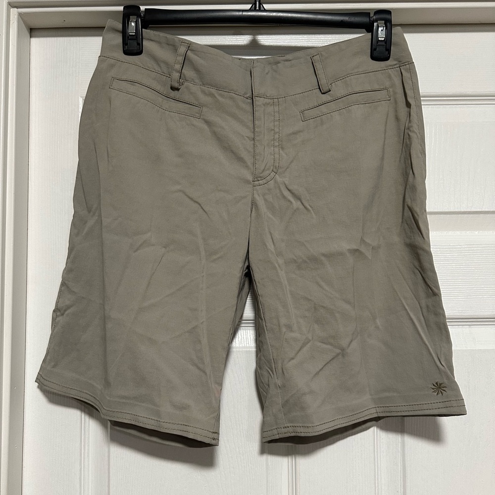 Athleta Beige Lightweight Shorts with Pockets Women's Size 8